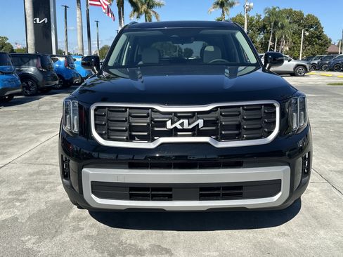 New 2025 Kia Telluride S image 3
