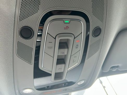 Used 2024 Audi Q5 e Premium Plus w/ Premium Plus Package image 64