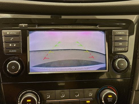 Used 2018 Nissan Rogue S AWD/4WD image 23