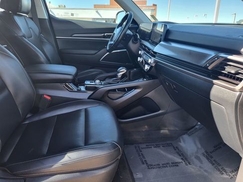Used 2025 Kia Telluride S image 16