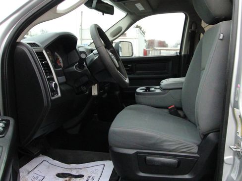 Used 2015 RAM 2500 Tradesman w/ Chrome Appearance Group image 9