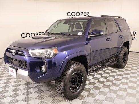 Used 2022 Toyota 4Runner TRD Off-Road Premium AWD/4WD image 11