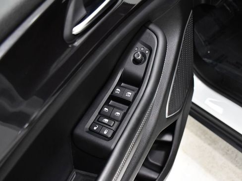 Used 2022 Jeep Grand Cherokee Laredo w/ Luxury Tech Group I image 18