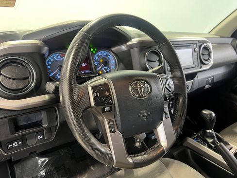 Used 2019 Toyota Tacoma SR5 image 24