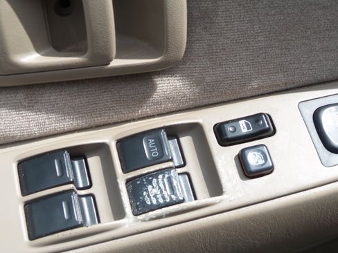 Used 2004 Toyota Tacoma PreRunner image 21