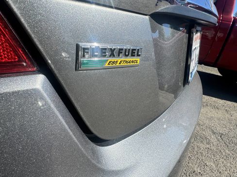 Used 2013 Chrysler 200 Touring FWD image 10