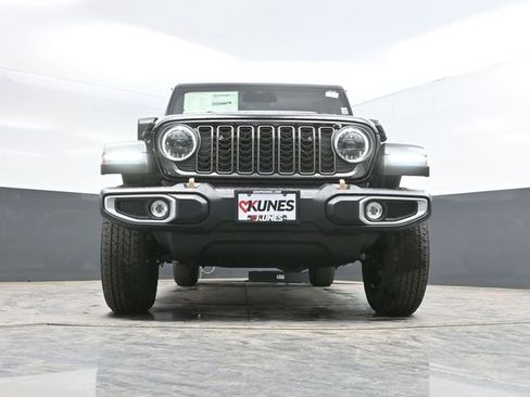 New 2026 Jeep Gladiator Sport AWD/4WD image 39