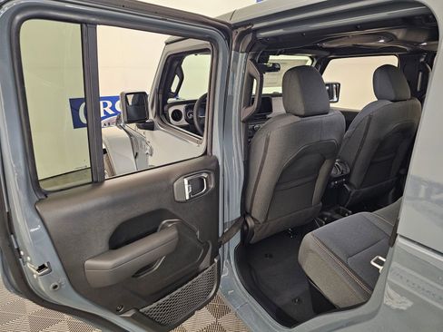 New 2026 Jeep Gladiator Sport image 35