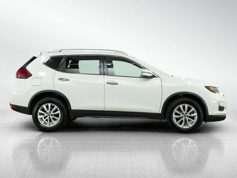Used 2017 Nissan Rogue SV AWD/4WD image 6