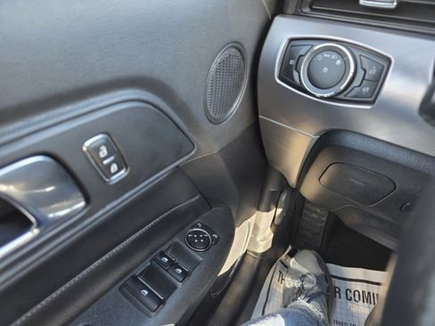Used 2018 Ford Mustang Premium image 8