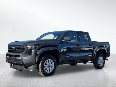 Certified 2025 Toyota Tacoma SR5 image 2