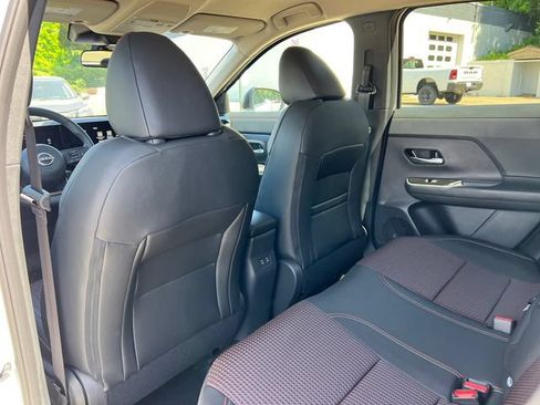 New 2026 Nissan Kicks SR AWD/4WD image 33