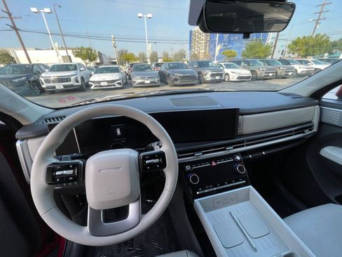 Used 2025 Hyundai Santa Fe SEL image 37