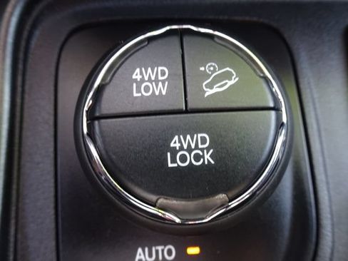 Used 2019 Jeep Compass Trailhawk w/ Leather Interior Group AWD/4WD image 25