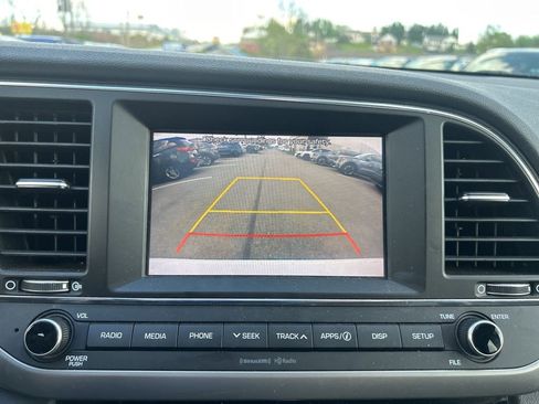 Used 2018 Hyundai Elantra Value Edition FWD image 14