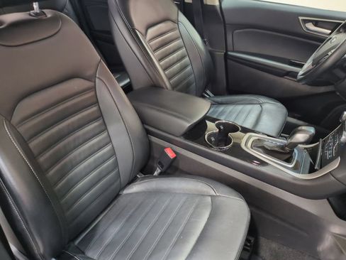 Used 2017 Ford Edge SEL w/ Equipment Group 201A AWD/4WD image 10