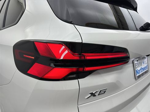New 2026 BMW X5 xDrive40i w/ Executive Package AWD/4WD image 19