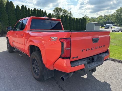 Used 2024 Toyota Tacoma TRD Sport w/ TRD Sport Premium Package AWD/4WD image 5