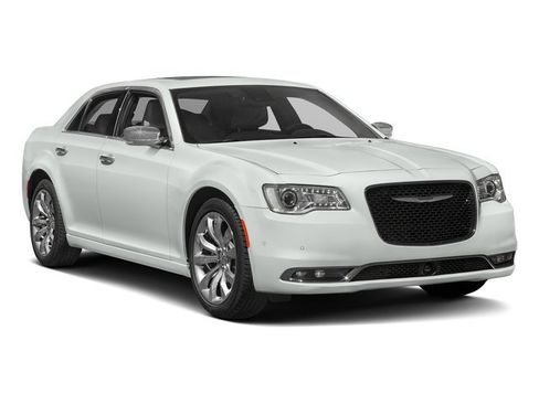 Used 2017 Chrysler 300 C RWD image 9