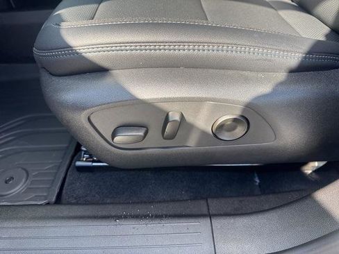 New 2026 Chevrolet Equinox EV LT image 10