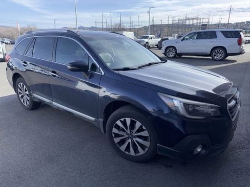 Used 2018 Subaru Outback 3.6R Touring image 2