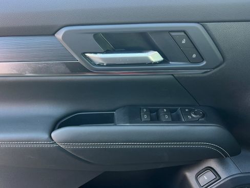 New 2026 GMC Terrain Elevation w/ Elevation Premium Package AWD/4WD image 9