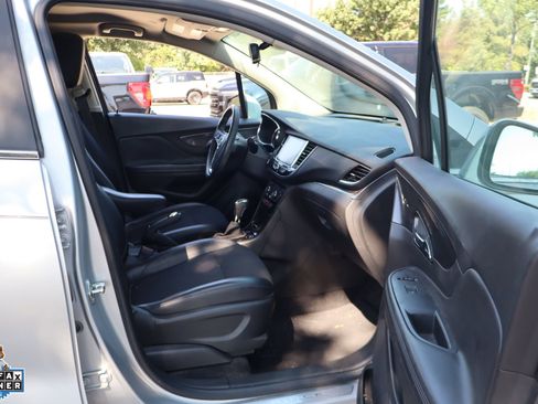 Used 2018 Buick Encore Preferred FWD image 27