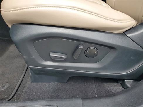 Used 2023 Ford Explorer XLT w/ Equipment Group 202A image 20