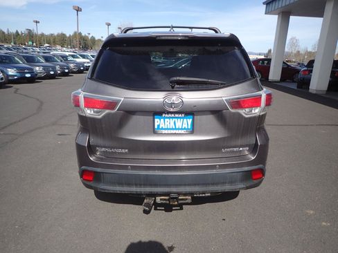 Used 2015 Toyota Highlander Limited AWD/4WD image 4