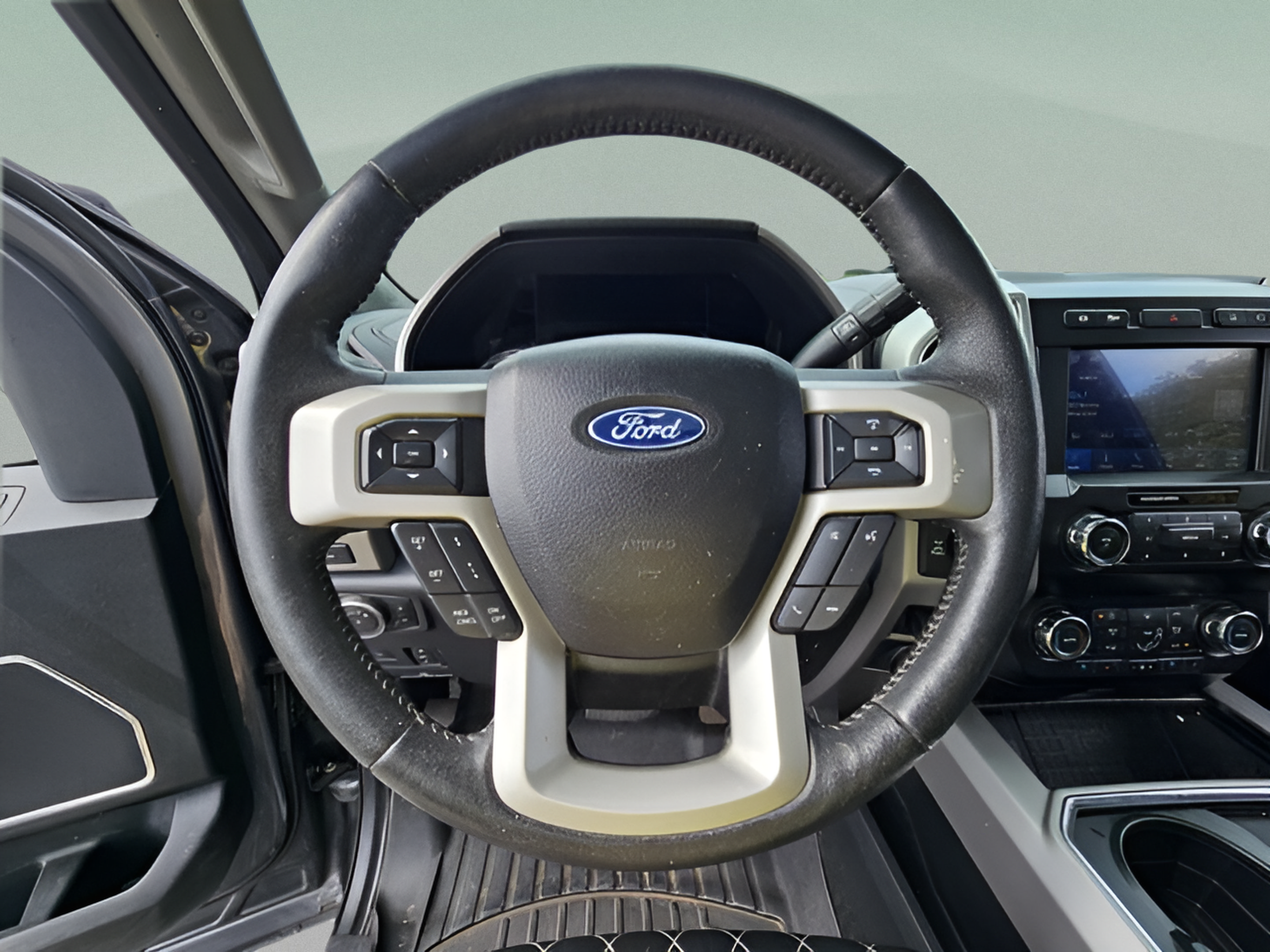 Used 2021 Ford F250 Lariat AWD/4WD image 18