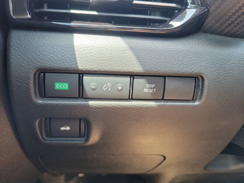 Used 2020 Nissan Sentra SV w/ Electronics Package FWD image 21