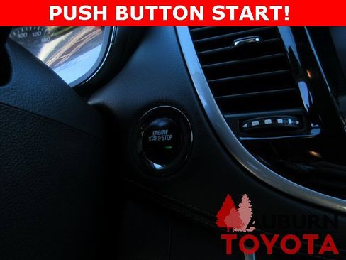 Used 2022 Chevrolet Trax LT w/ LT Convenience Package image 17