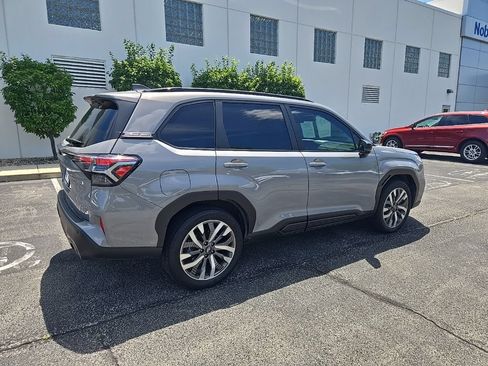 Used 2025 Subaru Forester Touring AWD/4WD image 8