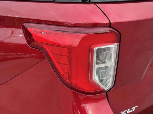 Used 2024 Ford Explorer XLT w/ Equipment Group 202A RWD image 14