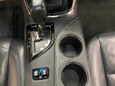 Used 2016 Toyota Avalon Limited image 18