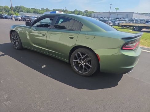 Used 2021 Dodge Charger SXT w/ Blacktop Package RWD image 9