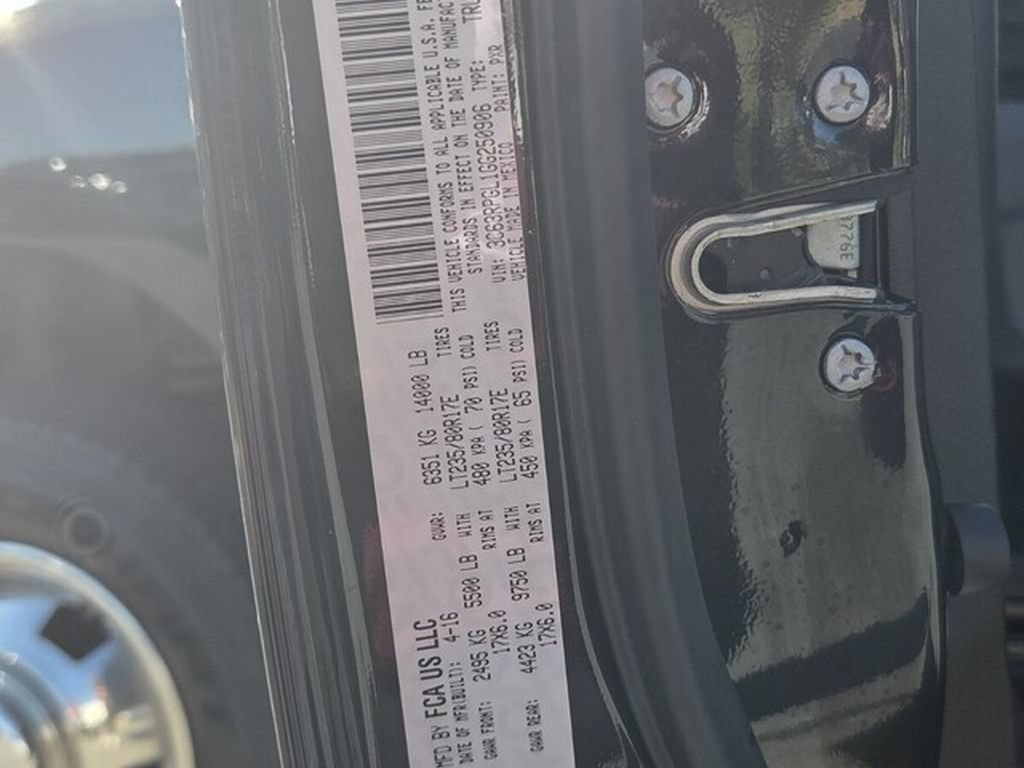 Used 2016 RAM 3500 Tradesman w/ Chrome Appearance Group RWD image 20