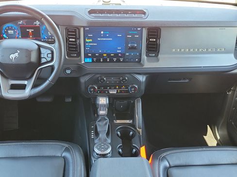 Certified 2025 Ford Bronco Badlands AWD/4WD image 14