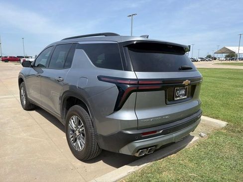Used 2026 Chevrolet Traverse LT w/ Driver Confidence Package AWD/4WD image 6