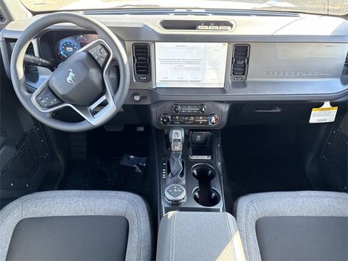 New 2025 Ford Bronco 4-Door image 15