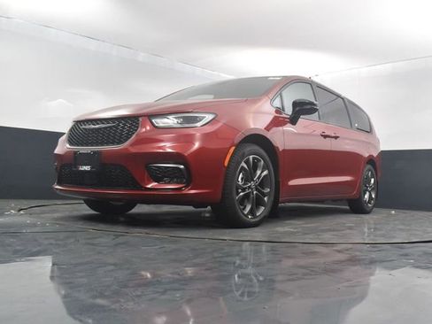New 2026 Chrysler Pacifica Select image 42