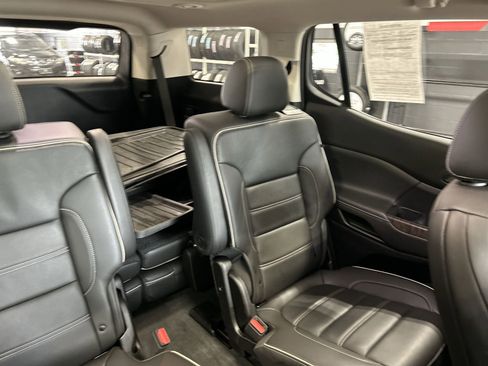 Used 2023 GMC Acadia Denali w/ Denali Ultimate Package AWD/4WD image 7