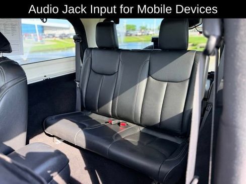 Used 2014 Jeep Wrangler Sahara w/ Connectivity Group AWD/4WD image 9