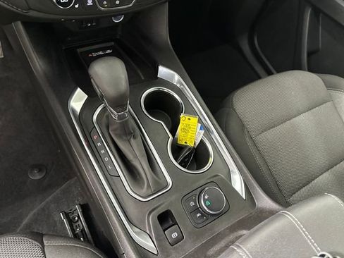 Used 2022 Chevrolet Traverse LT FWD image 20