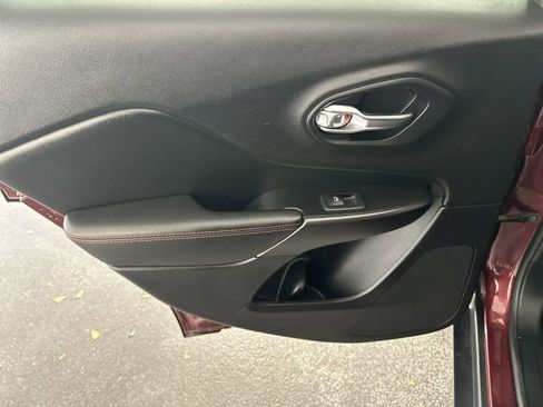 Used 2020 Jeep Cherokee Trailhawk w/ Cold Weather Group image 16