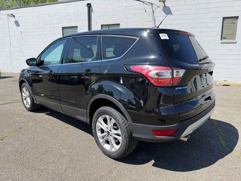 Used 2017 Ford Escape SE FWD image 18