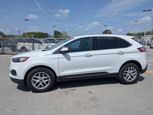 Used 2024 Ford Edge SEL w/ Convenience Package AWD/4WD image 7