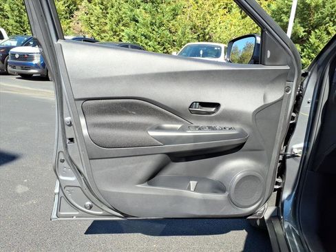 New 2025 Nissan Kicks Play S image 8