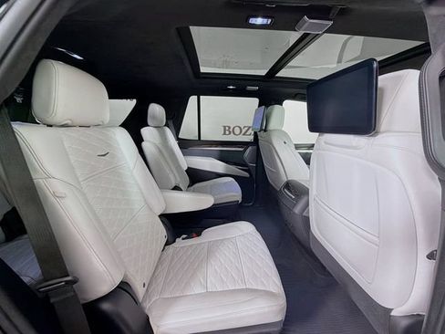 Used 2026 Cadillac Escalade Platinum Sport w/ LPO, ONYX Package AWD/4WD image 35