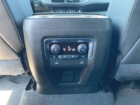 Used 2021 Chevrolet Tahoe Z71 w/ Z71 Off-Road Package AWD/4WD image 20